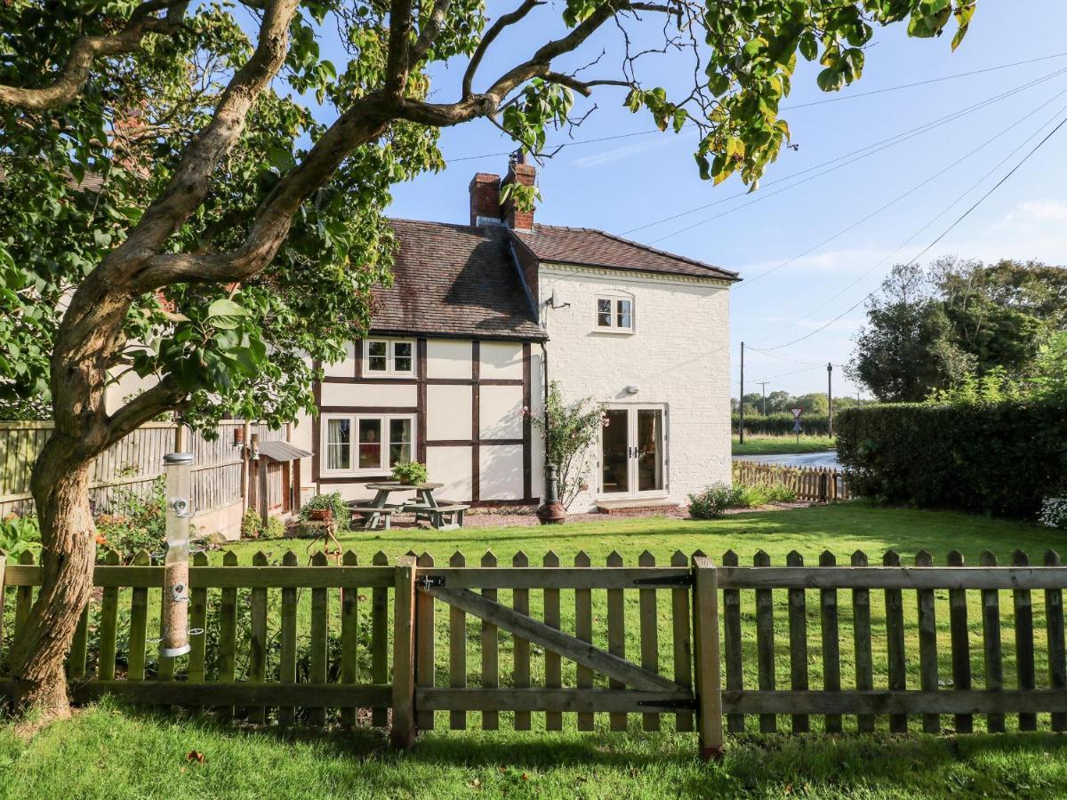 Bluebell Cottage Rugeley Eksteriør billede